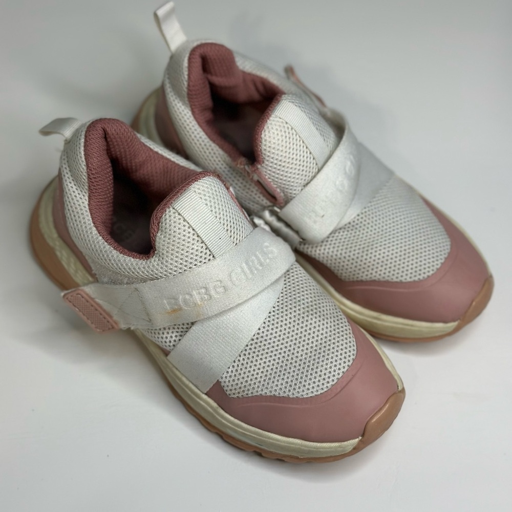 BCBG girls sneaker shoes size 1